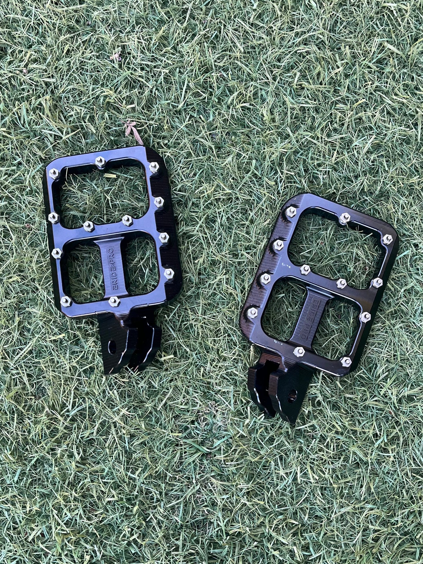 E-Ride Pro and Surron Prickly Pegs